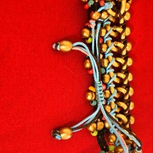 Adjustable beed bracelet